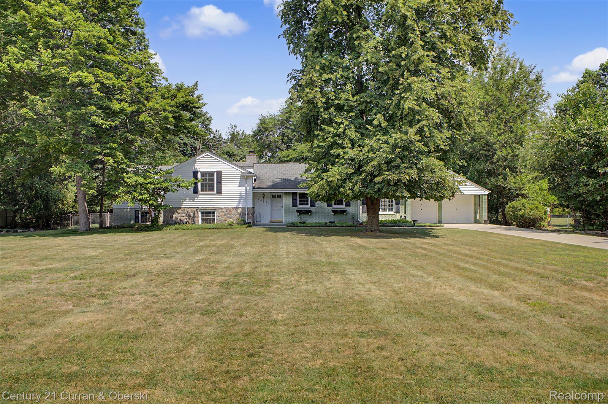 35950 Oakwood Lane