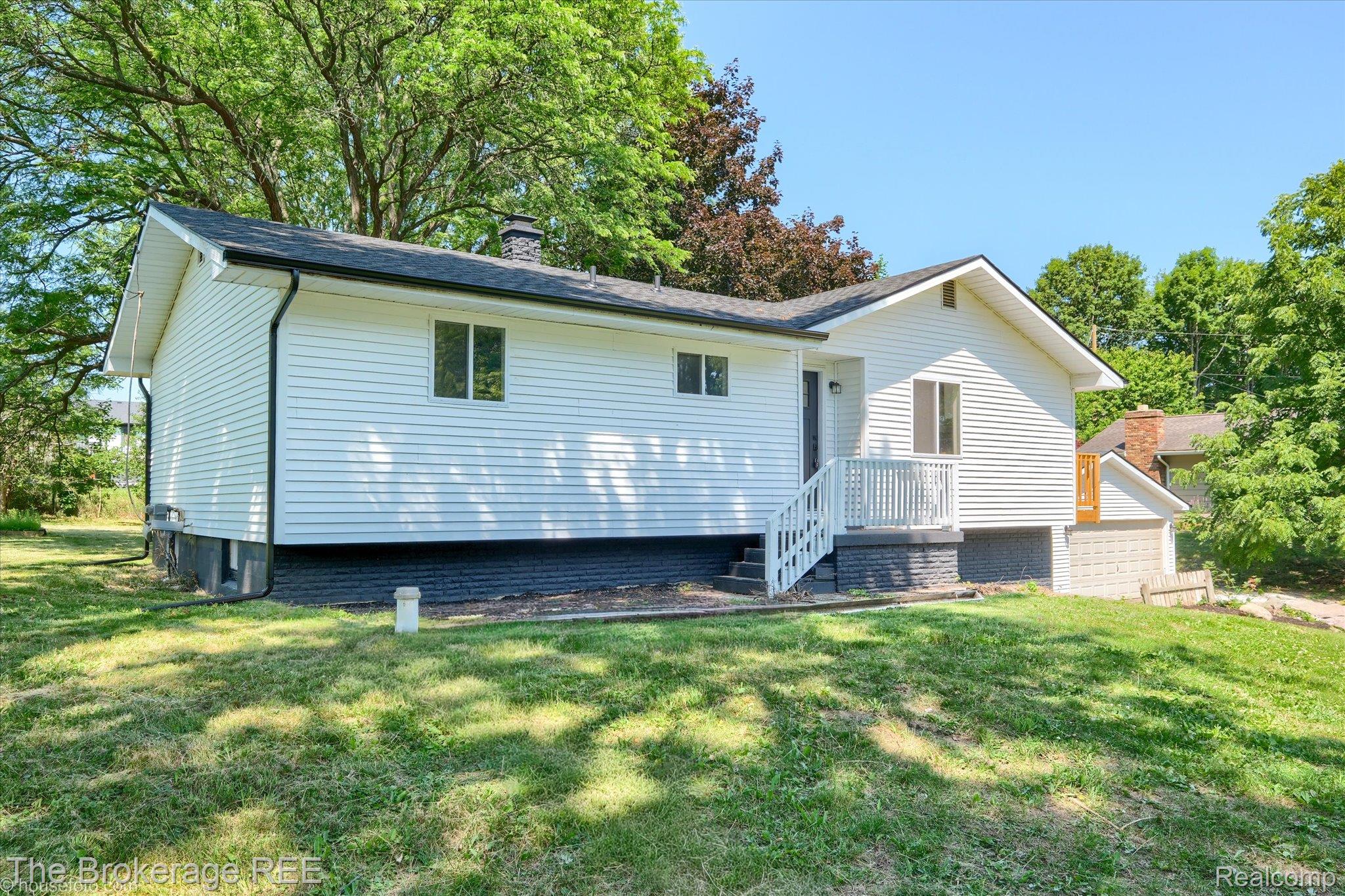1401 Hillside Drive