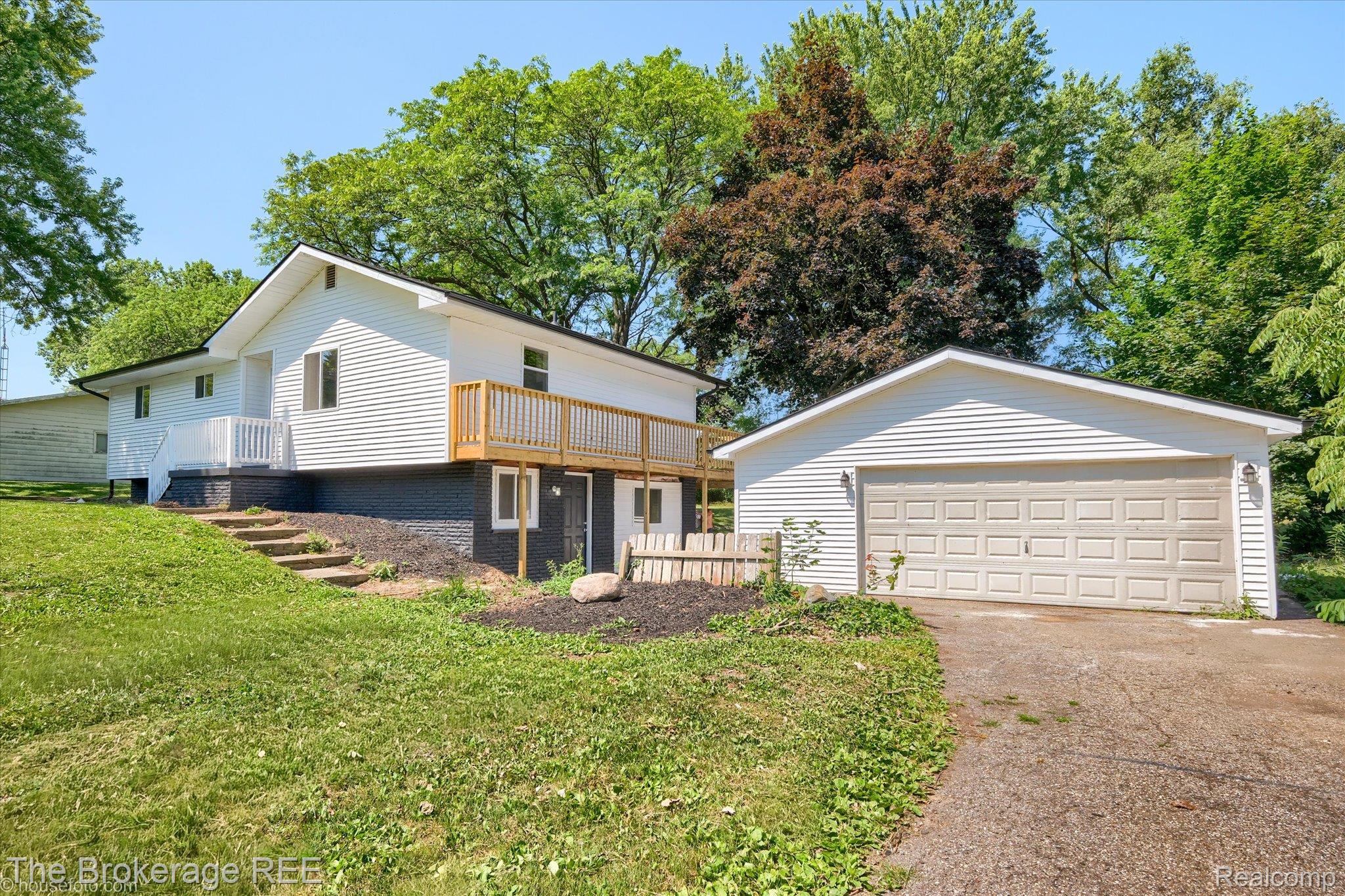 1401 Hillside Drive