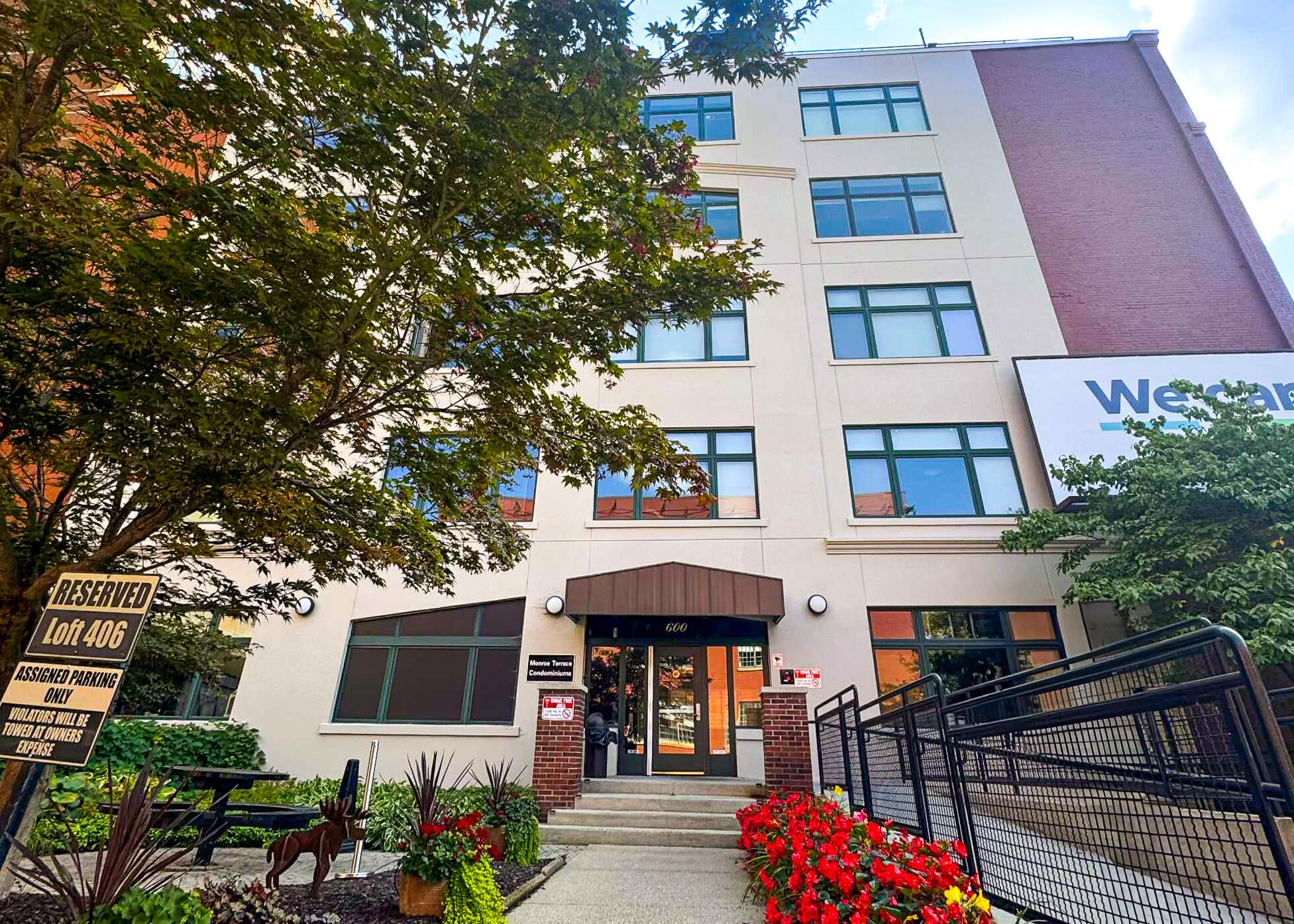 600 Monroe Avenue NW 406
