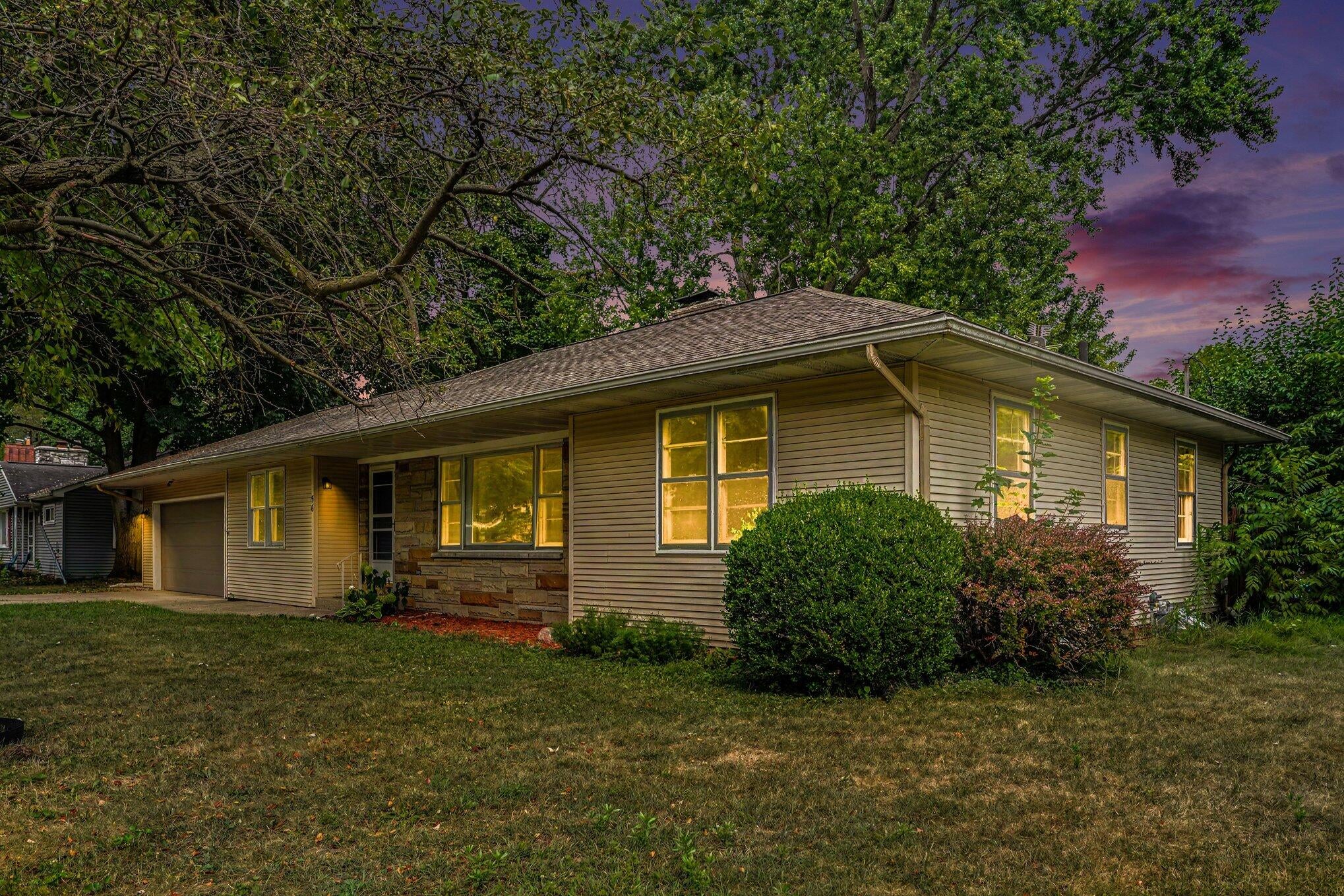 56 Garden Avenue N