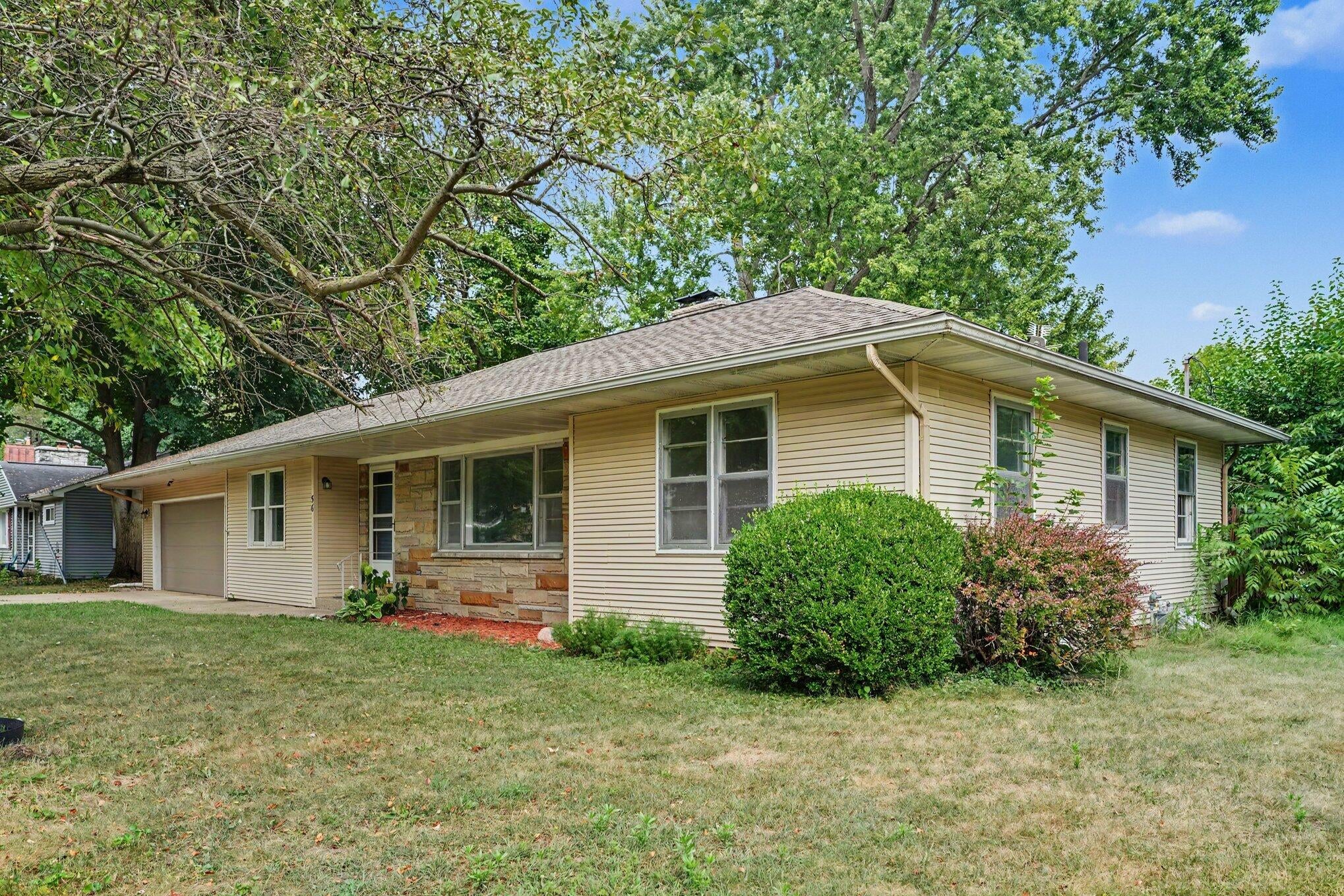 56 Garden Avenue N