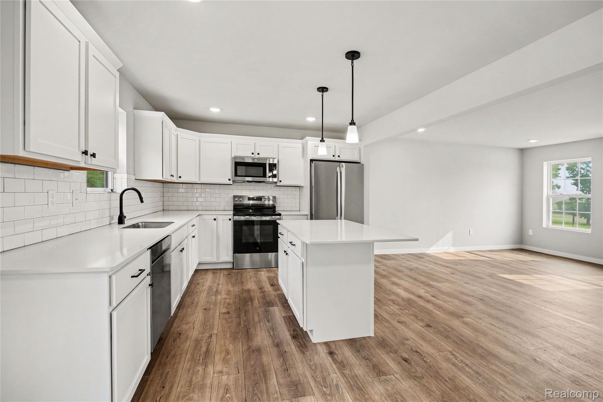 751 Lone Oak Way
