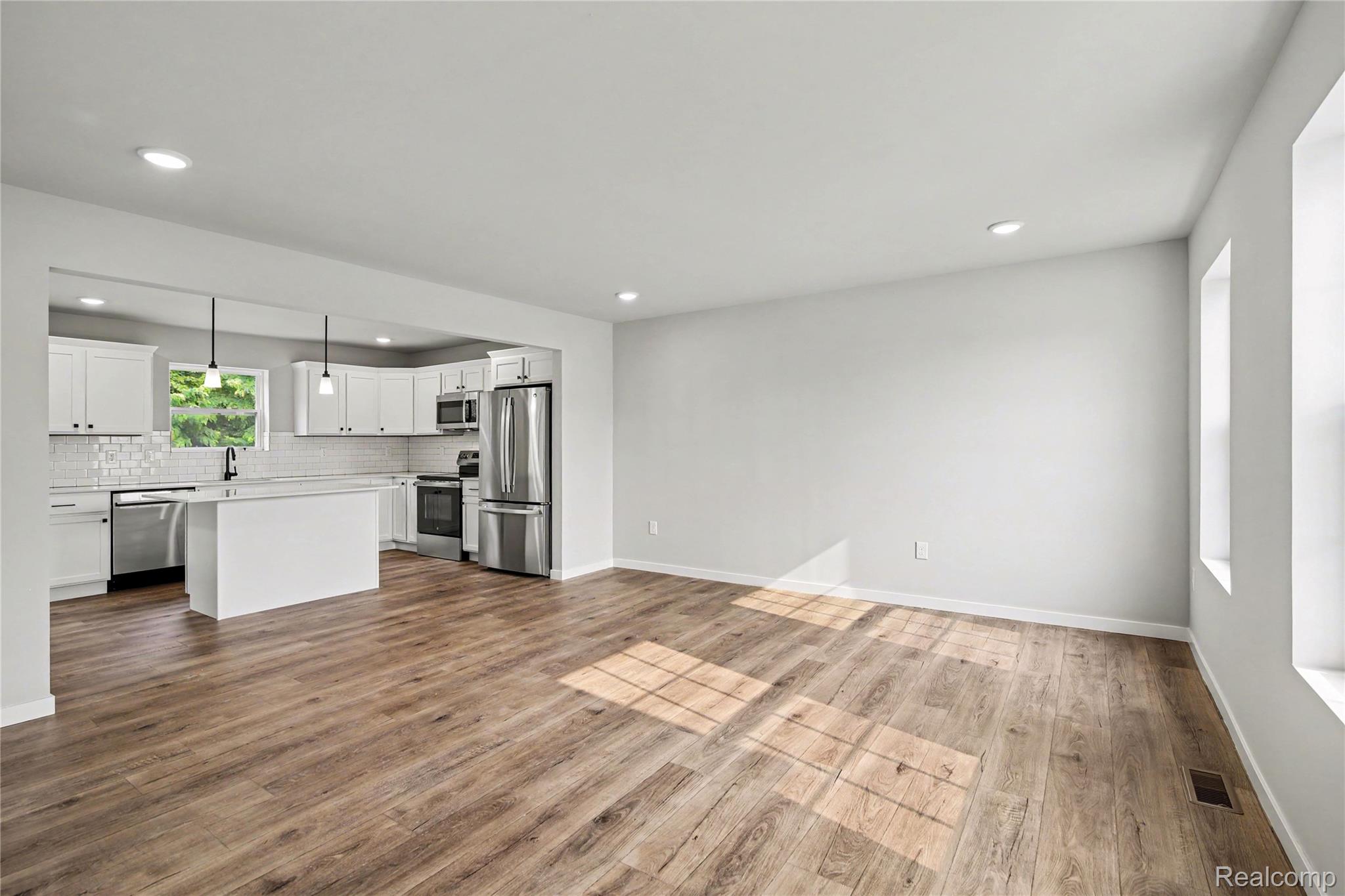 751 Lone Oak Way