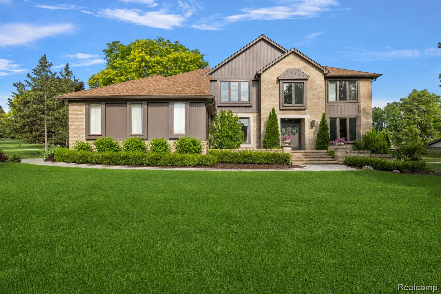 1966 Mapleridge Road
