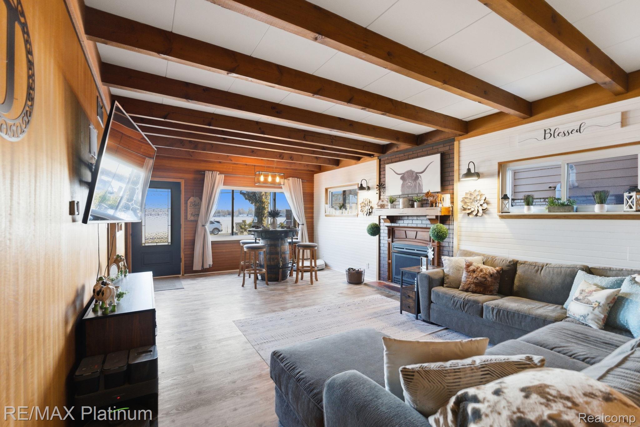 4960 Cooley Lake Road