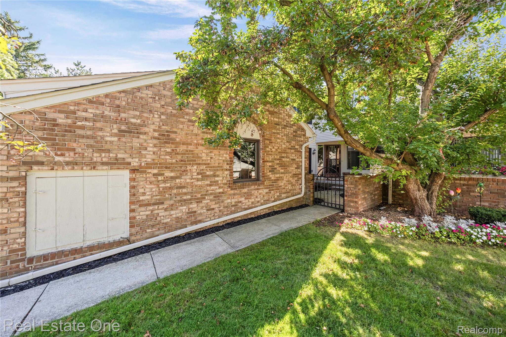 6027 Pebble Lane Court