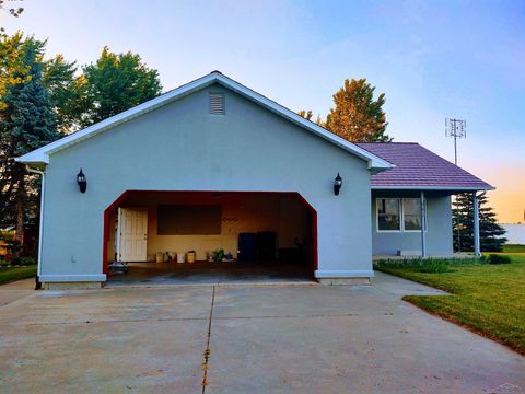 661 E Beaver Road Kawkawlin Township MI 48631