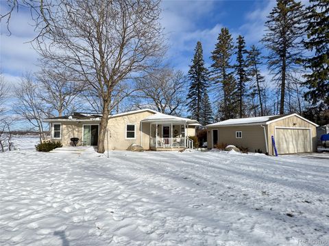 4028 Loon Lake Court Fenton Charter Township MI 48451