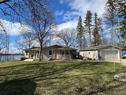 4028 Loon Lake Court Fenton Charter Township MI 48451