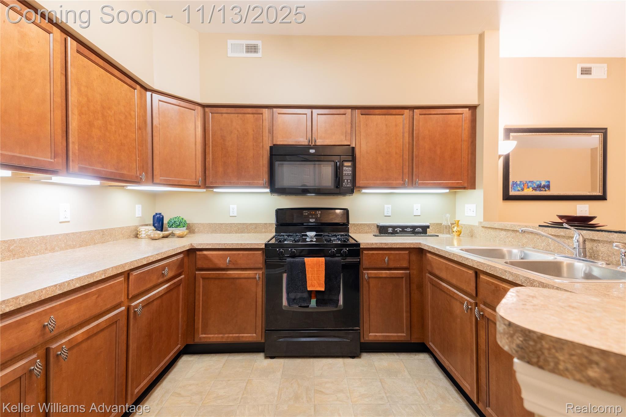 921 E Summerfield Glen Circle