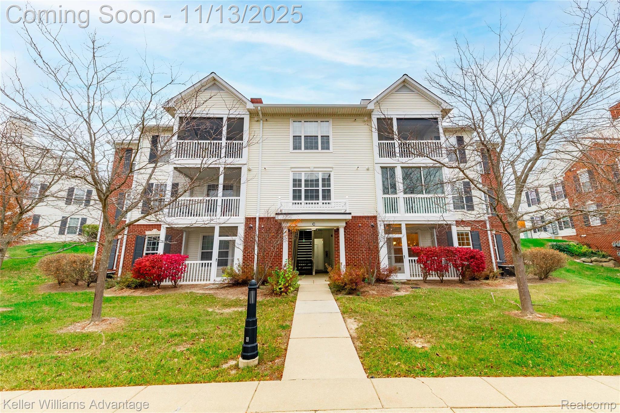 921 E Summerfield Glen Circle