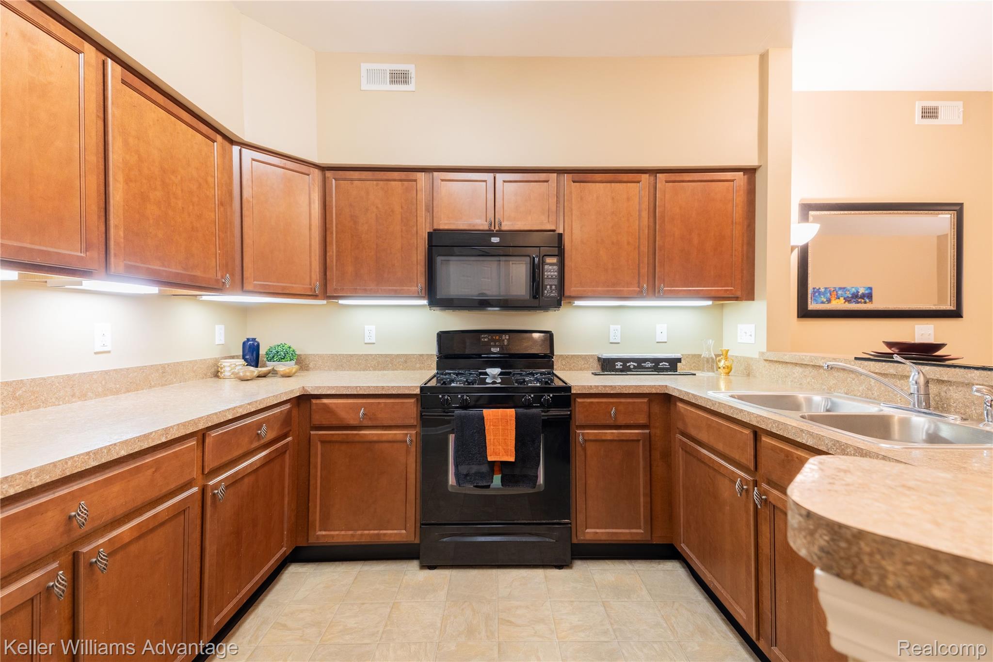 921 E Summerfield Glen Circle