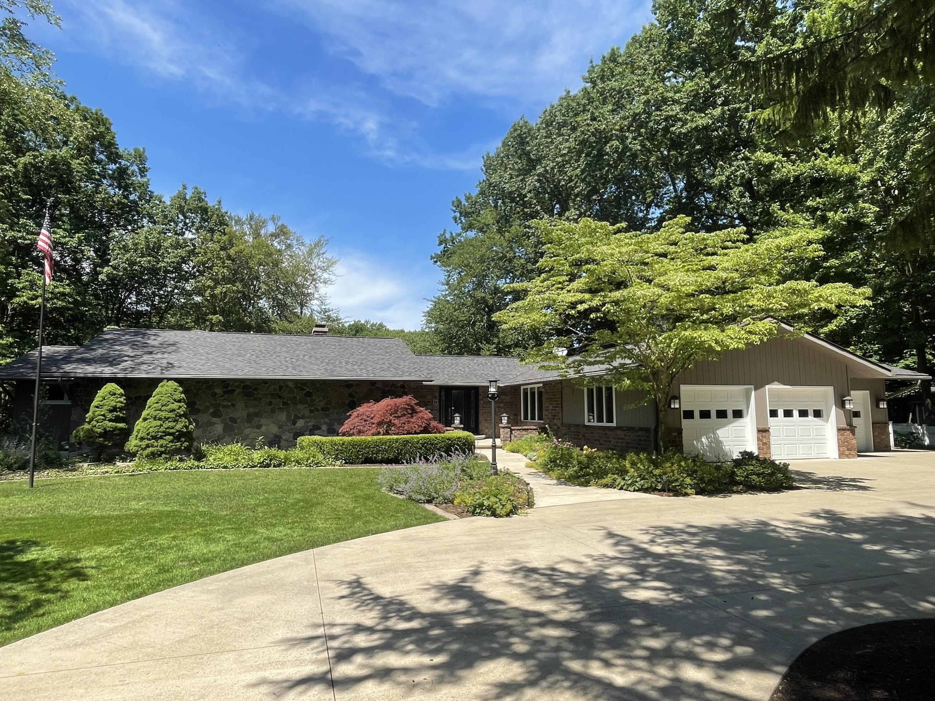6697 Warren Woods Road
