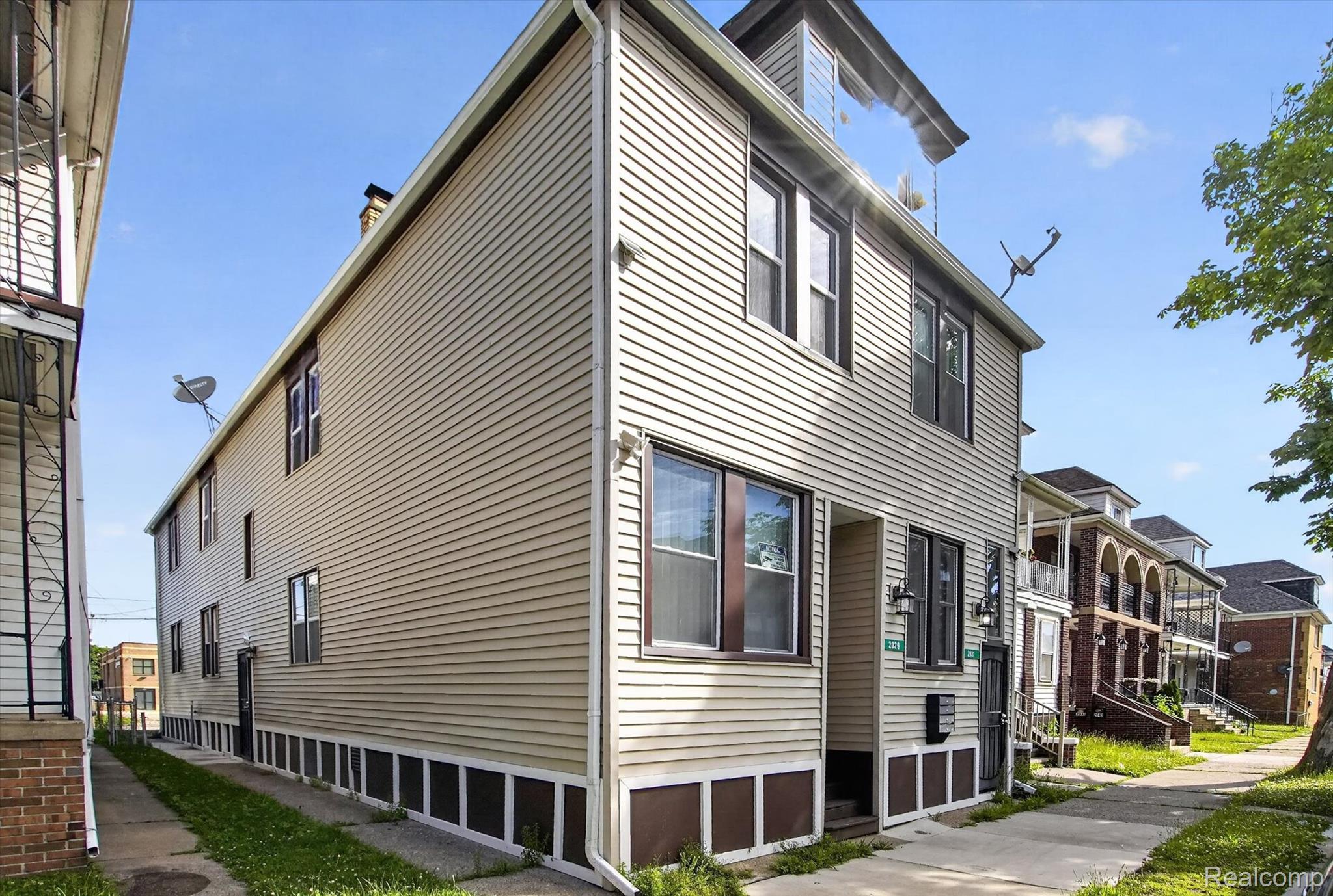 2029 Trowbridge