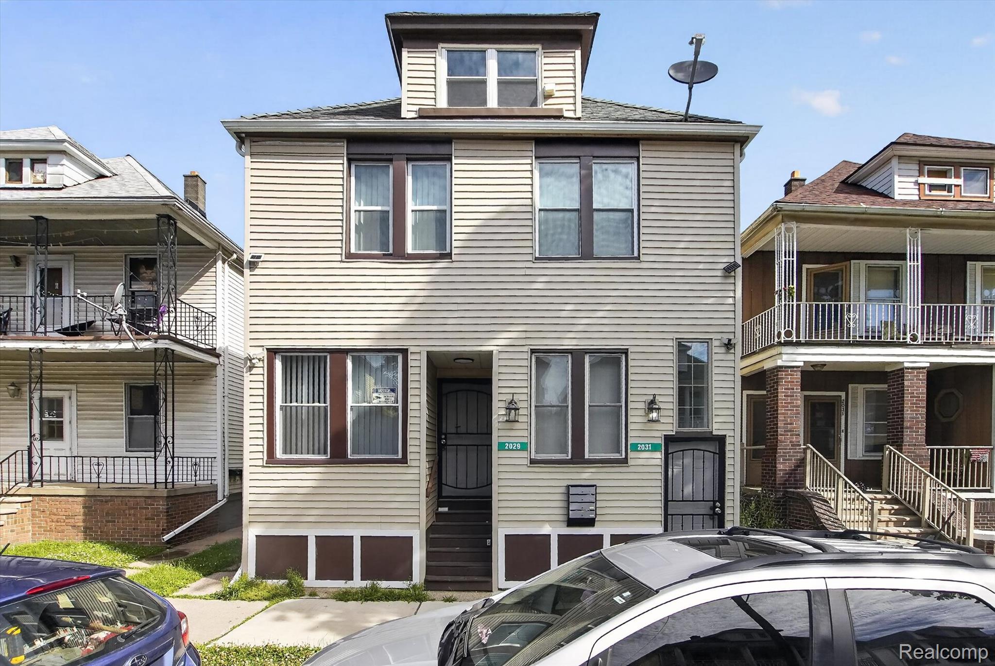2029 Trowbridge