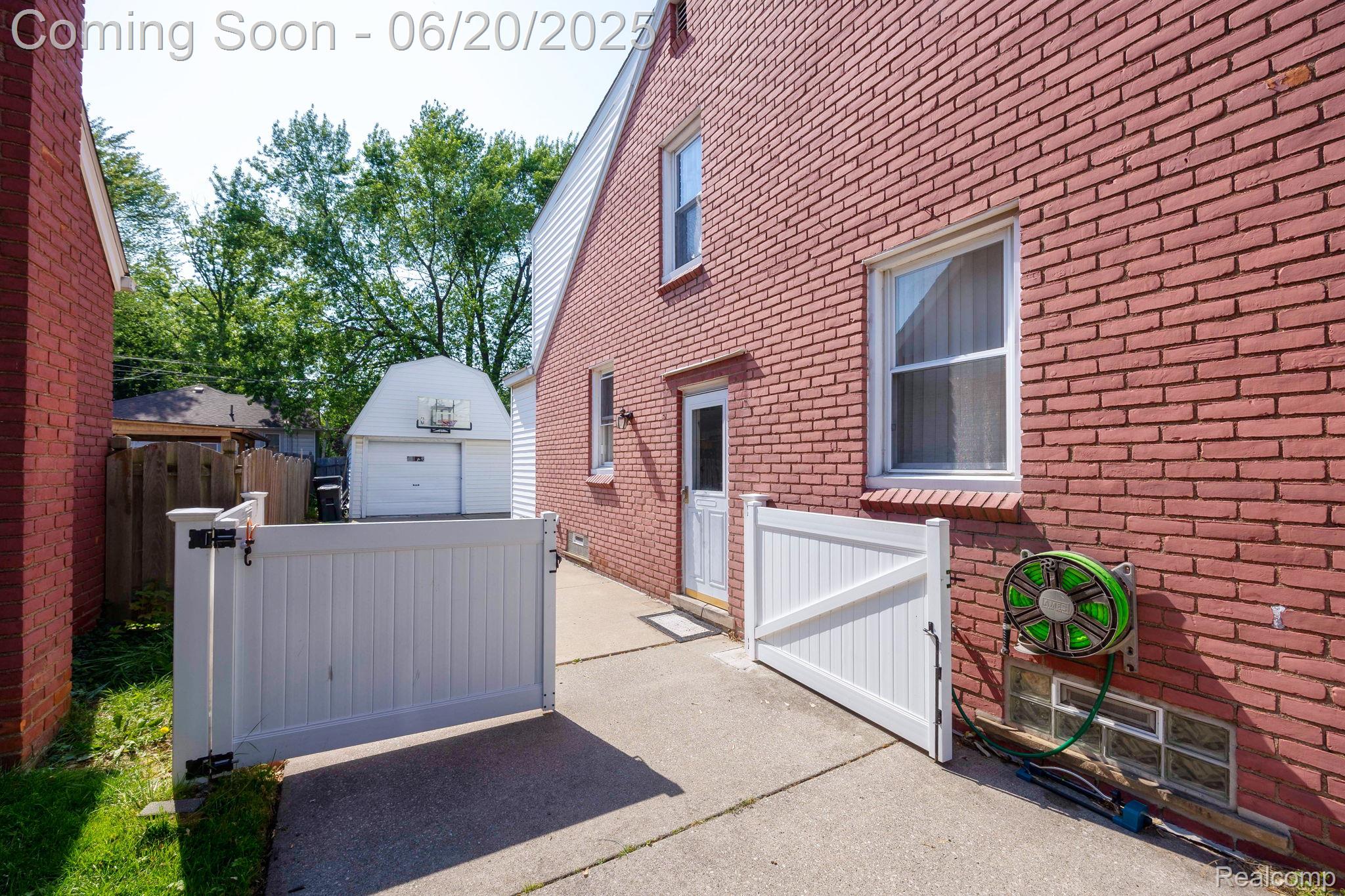 1040 17th Street