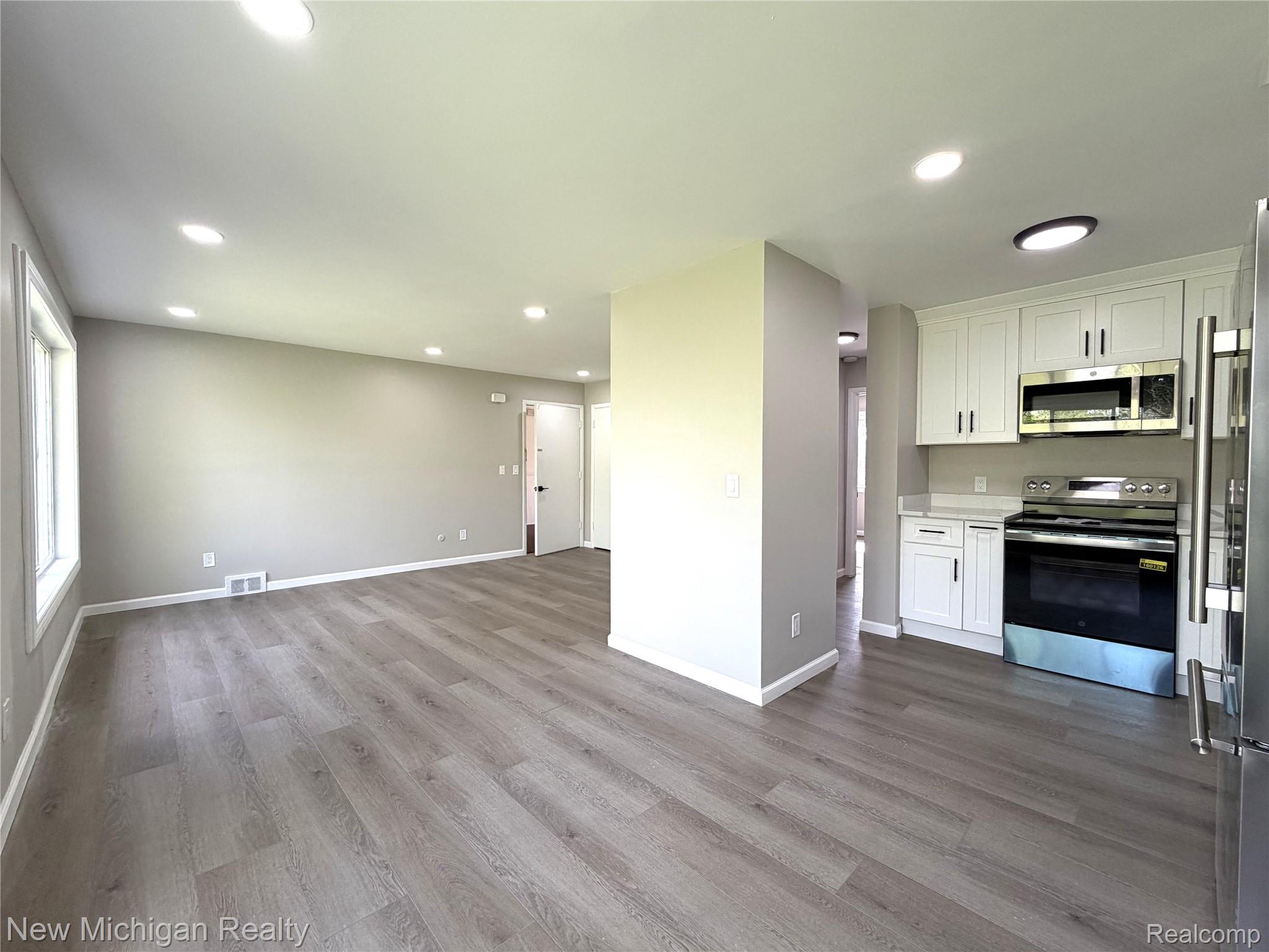 32718 Grand River Avenue A4