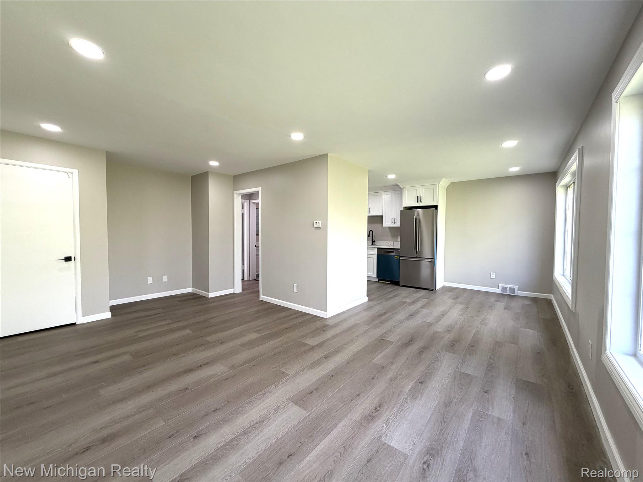 32718 Grand River Avenue A4