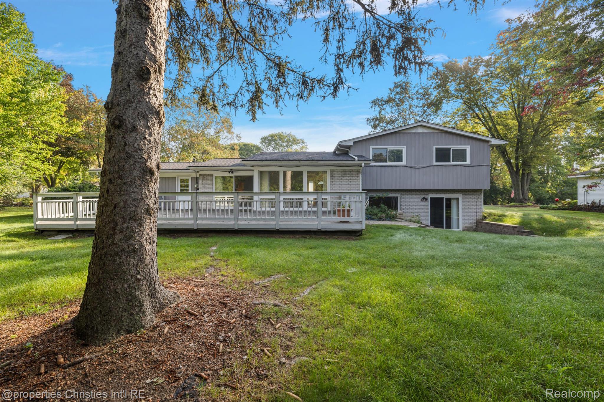 7252 STONEBROOK Road N