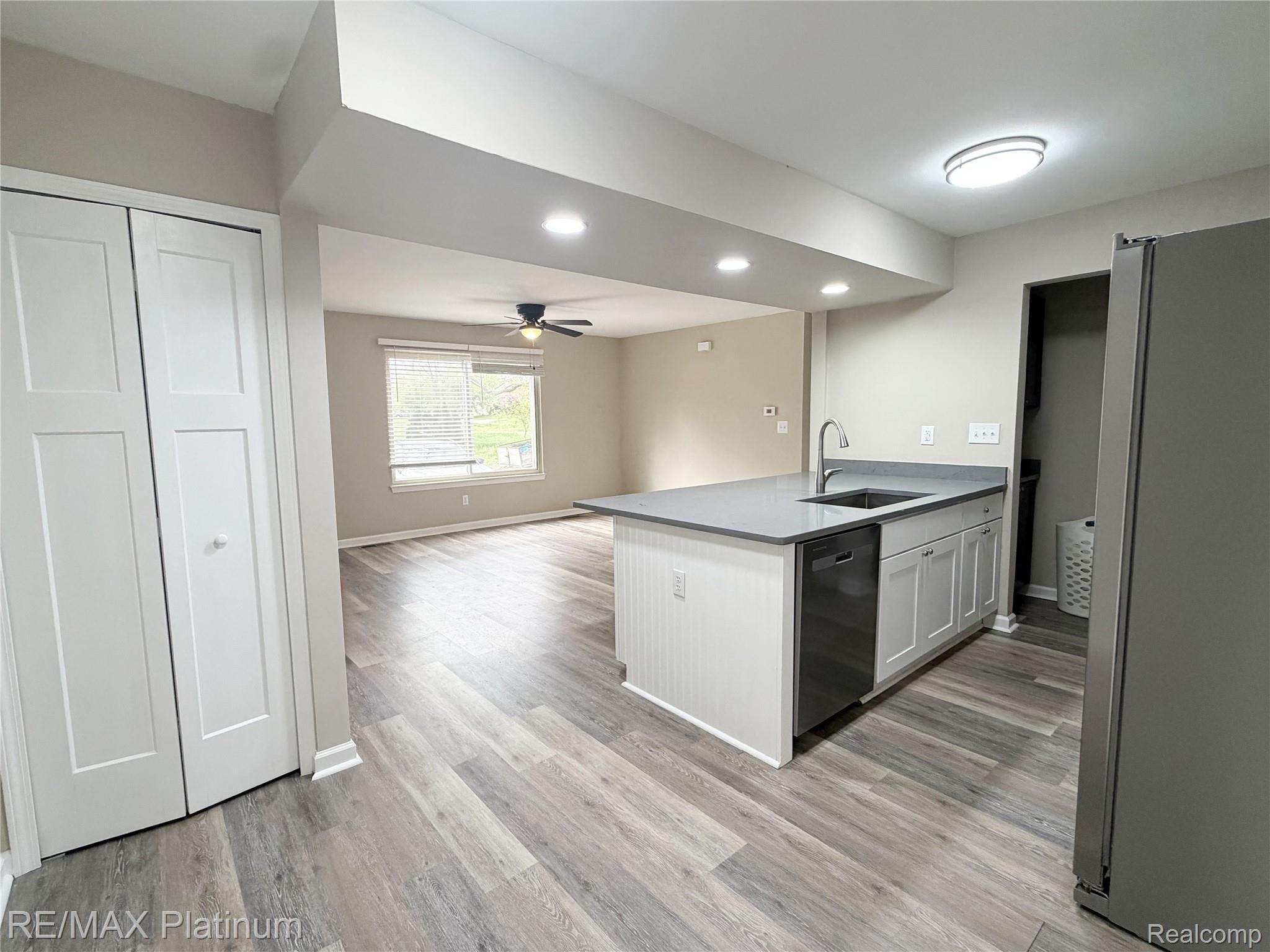 10257 GRAND RIVER Road 1
