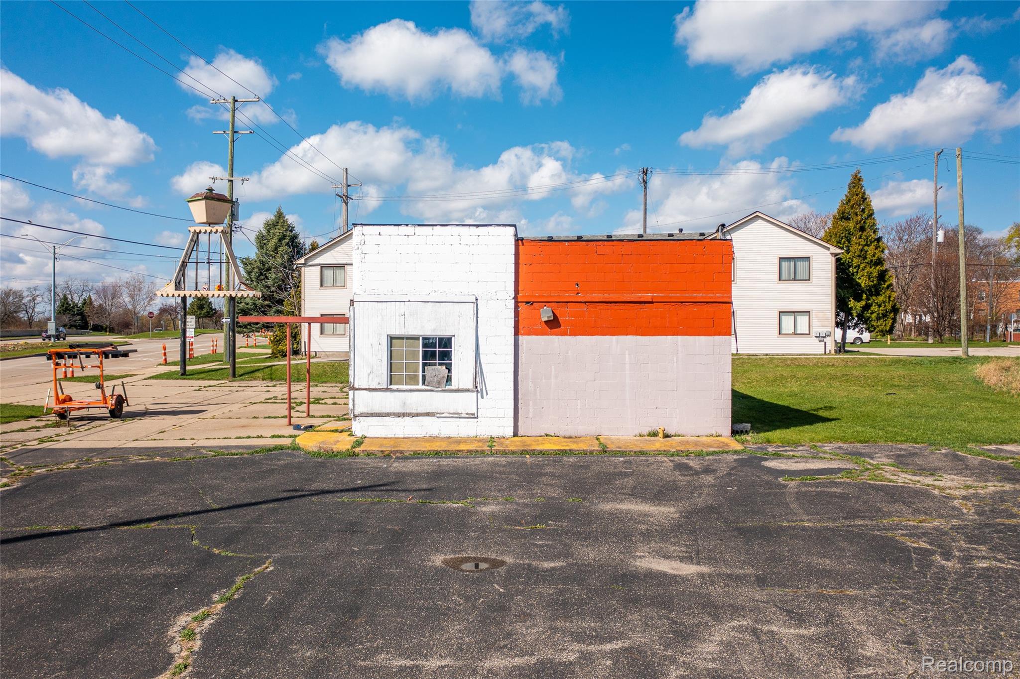 180 Orchard Lake Road