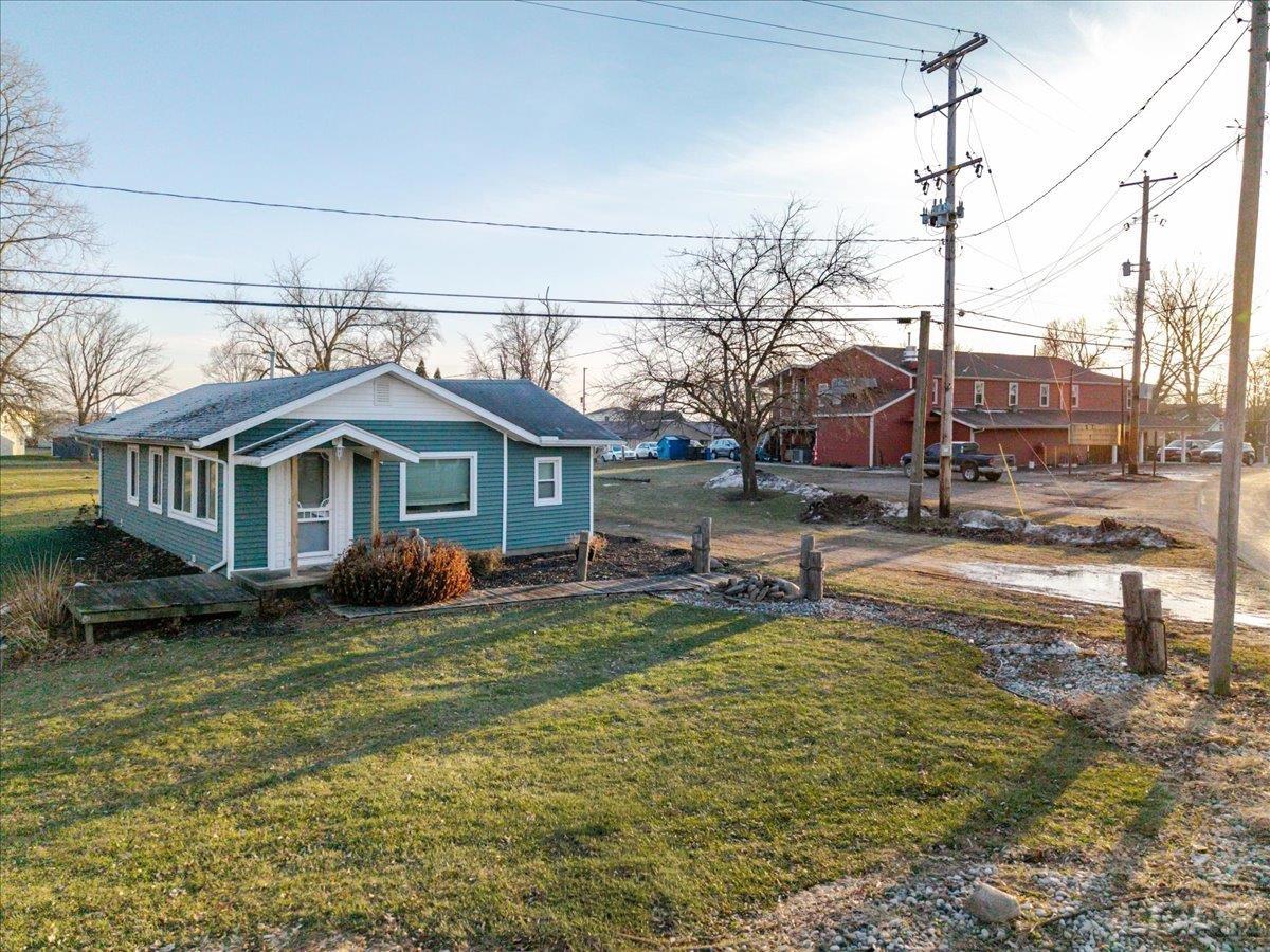 3171 & 3193 Round Lake Highway