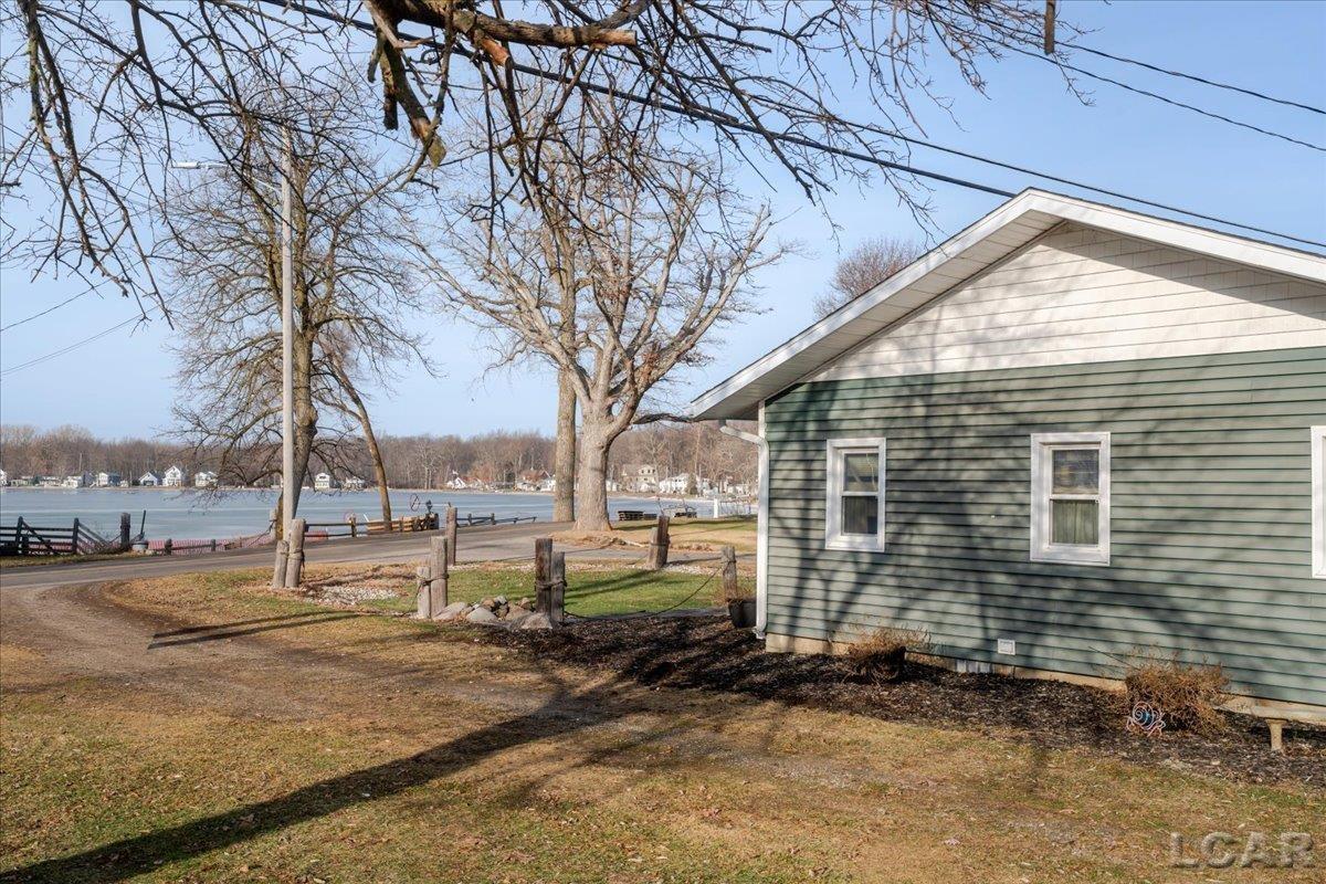 3171 & 3193 Round Lake Highway