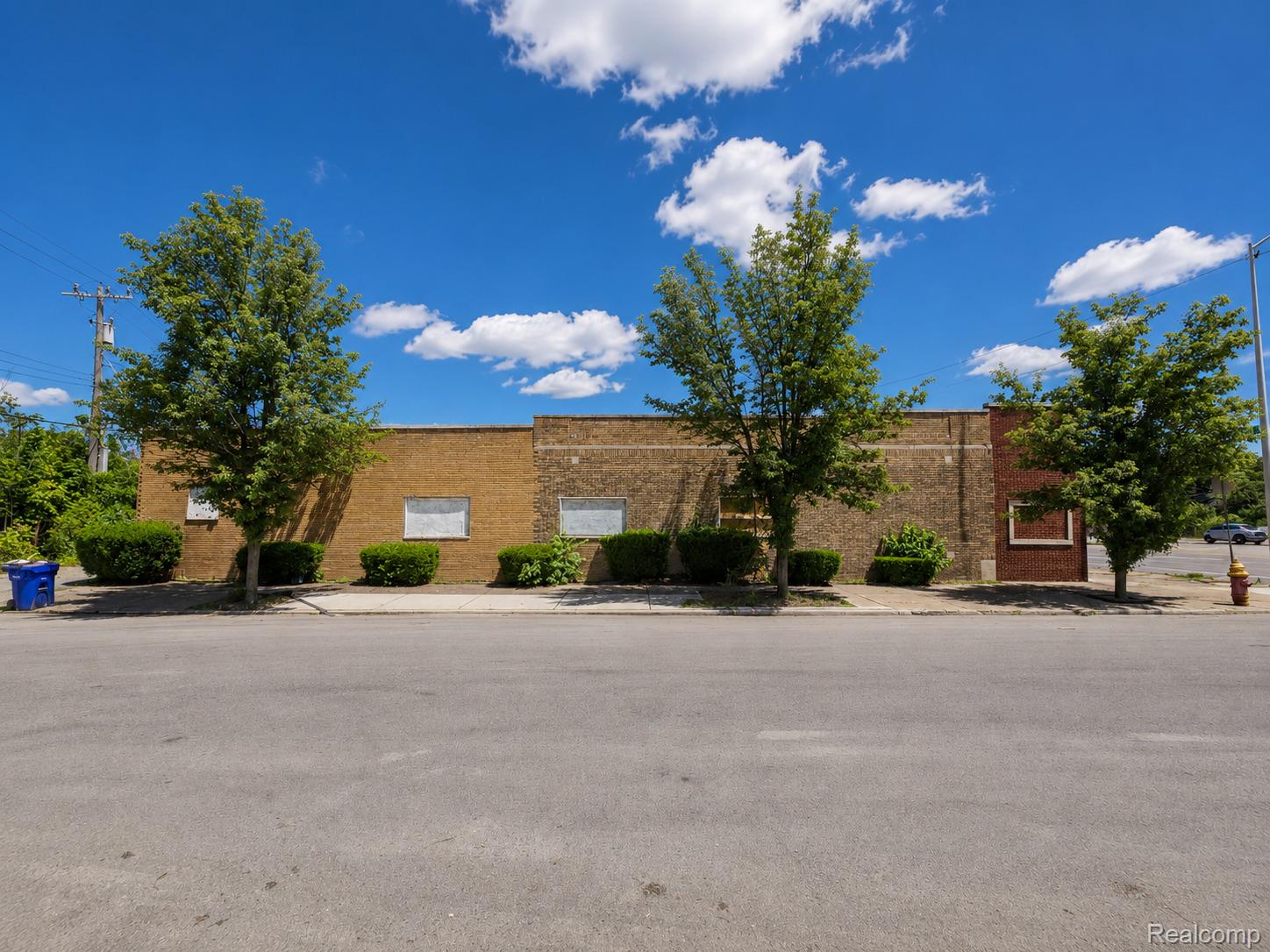 13303 Gratiot Avenue