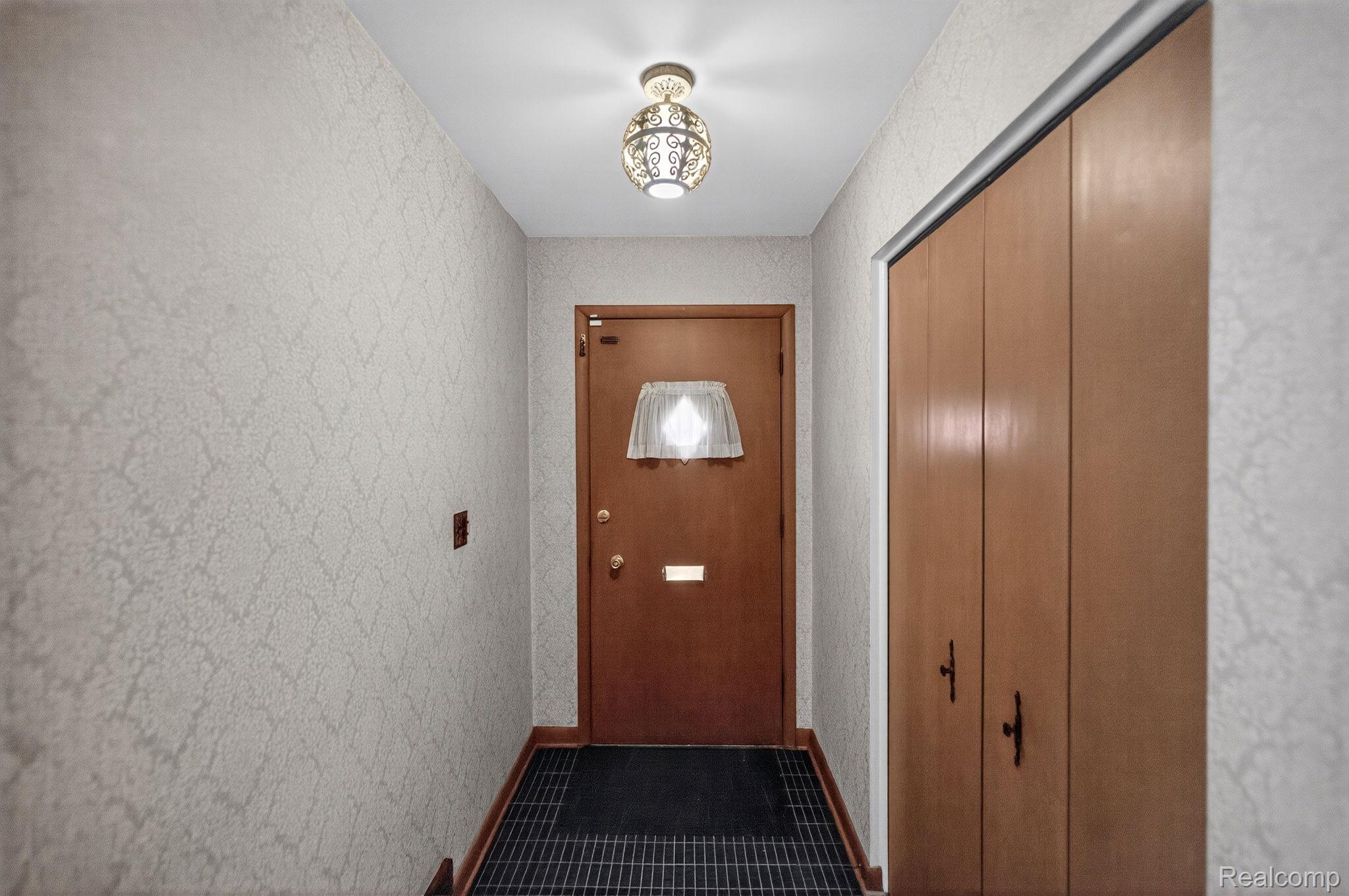 15734 Fairfax Street