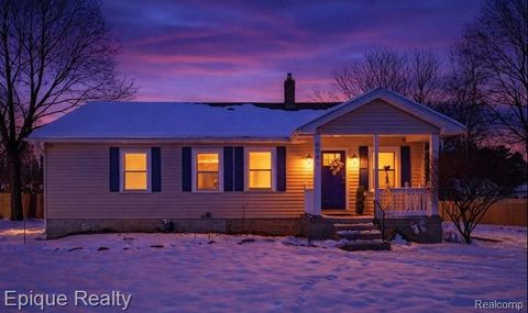 6080 Northrup Drive Waterford Charter Township MI 48329