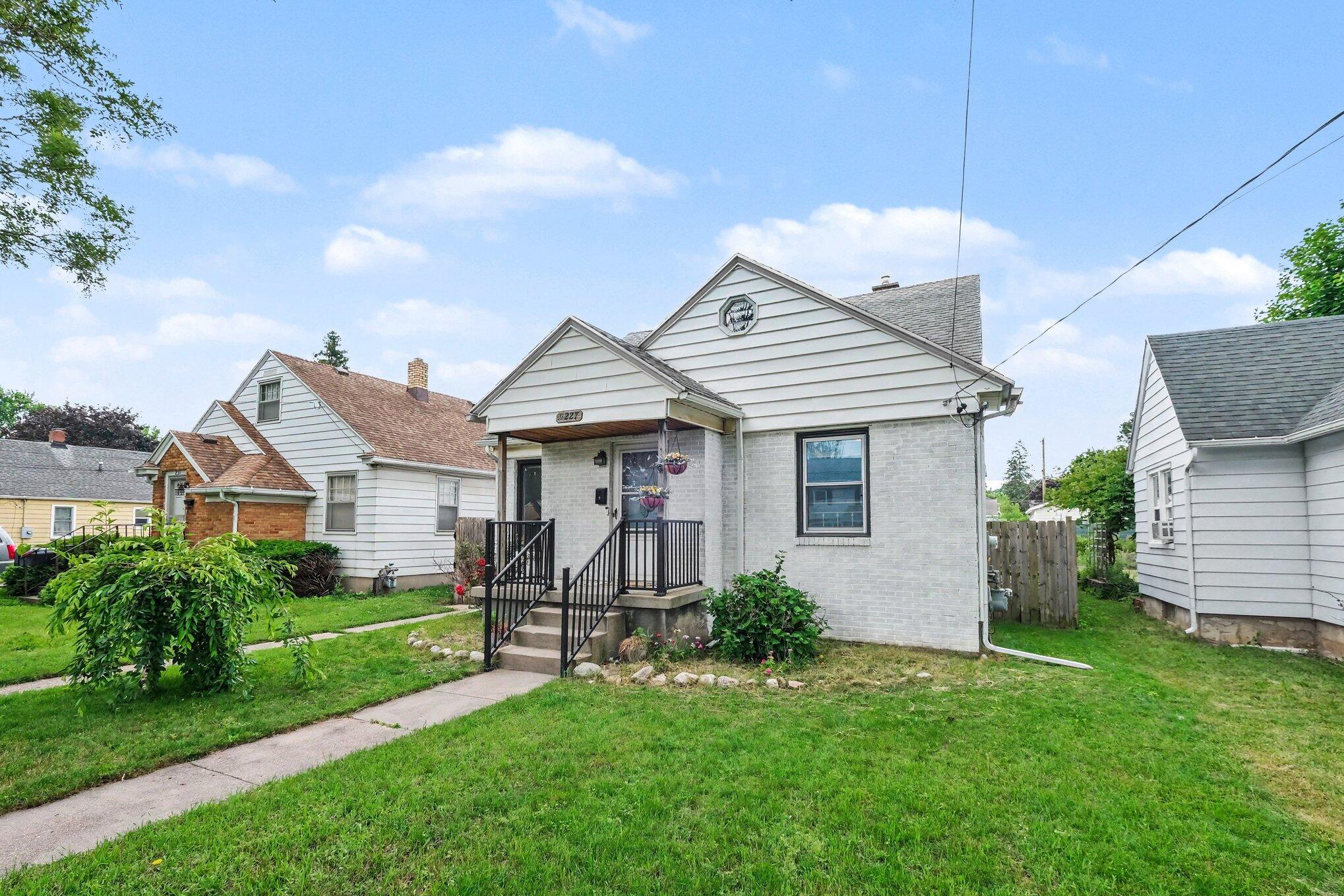 227 Leyden Avenue SW