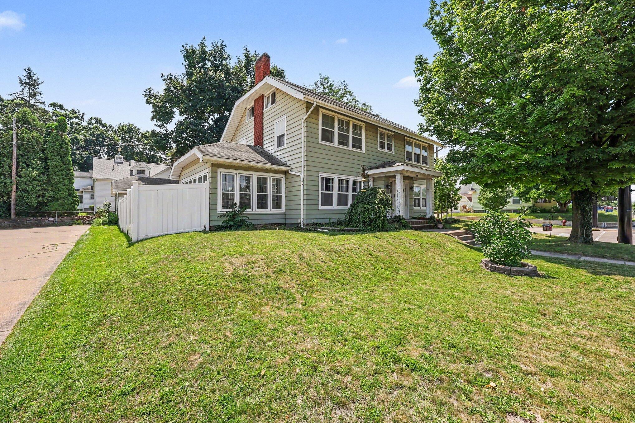 1115 W Michigan Avenue
