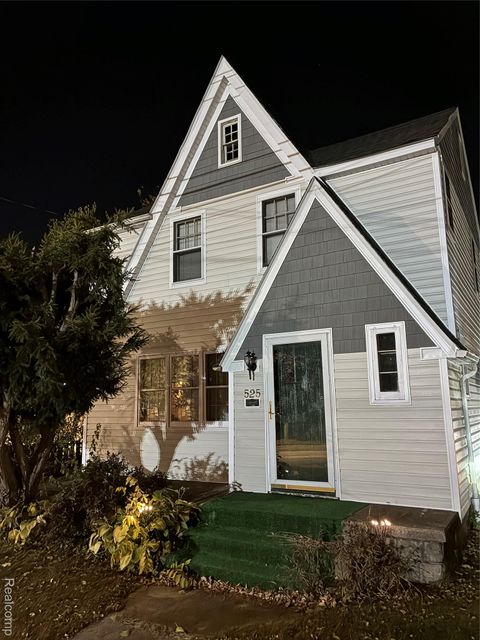 525 E Mount Hope Avenue Lansing City MI 48910