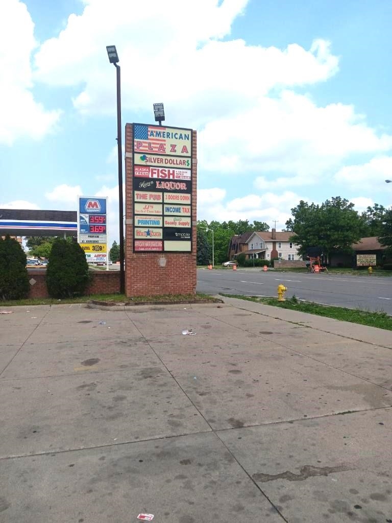 694-722 W Huron Street