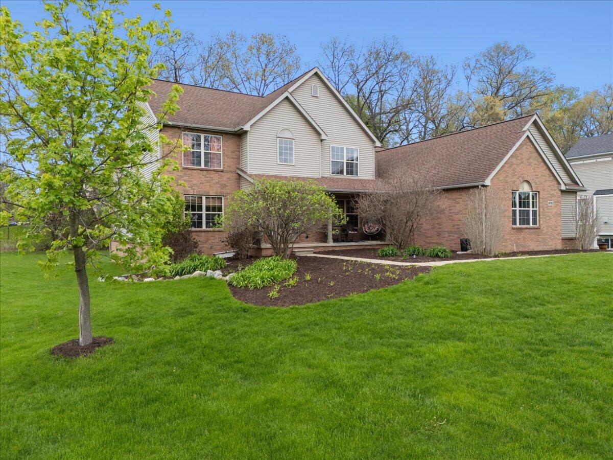 9783 Viewcrest Court