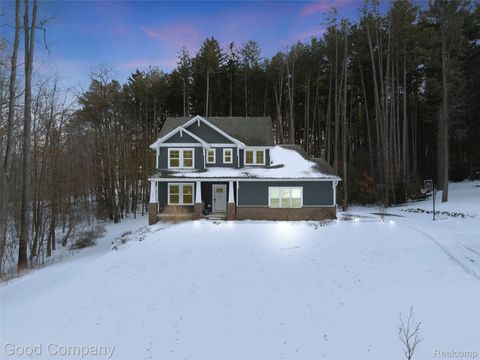 8687 Sunrise Mist Drive Hamburg Township MI 48169