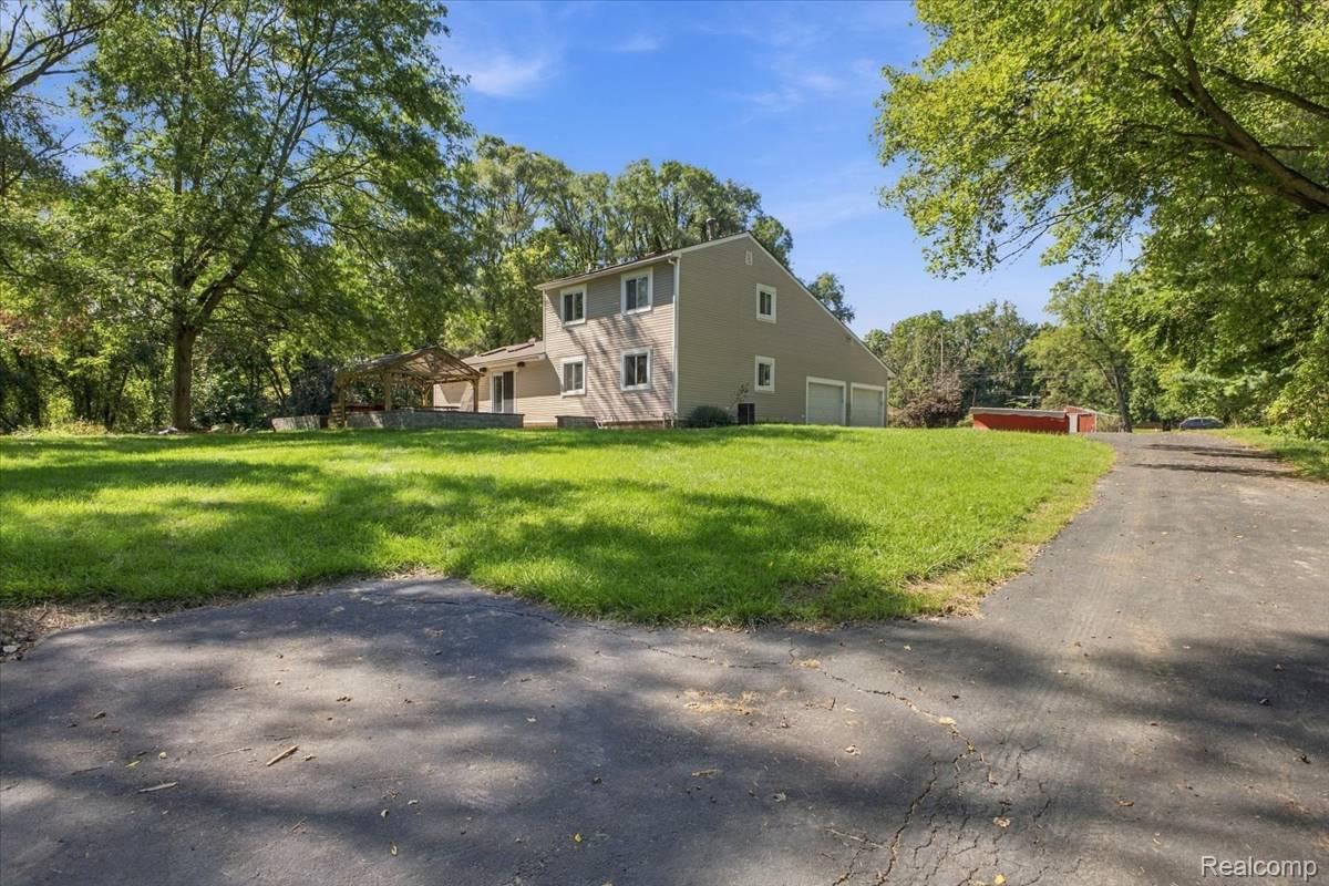 2605 Childs Lake Road