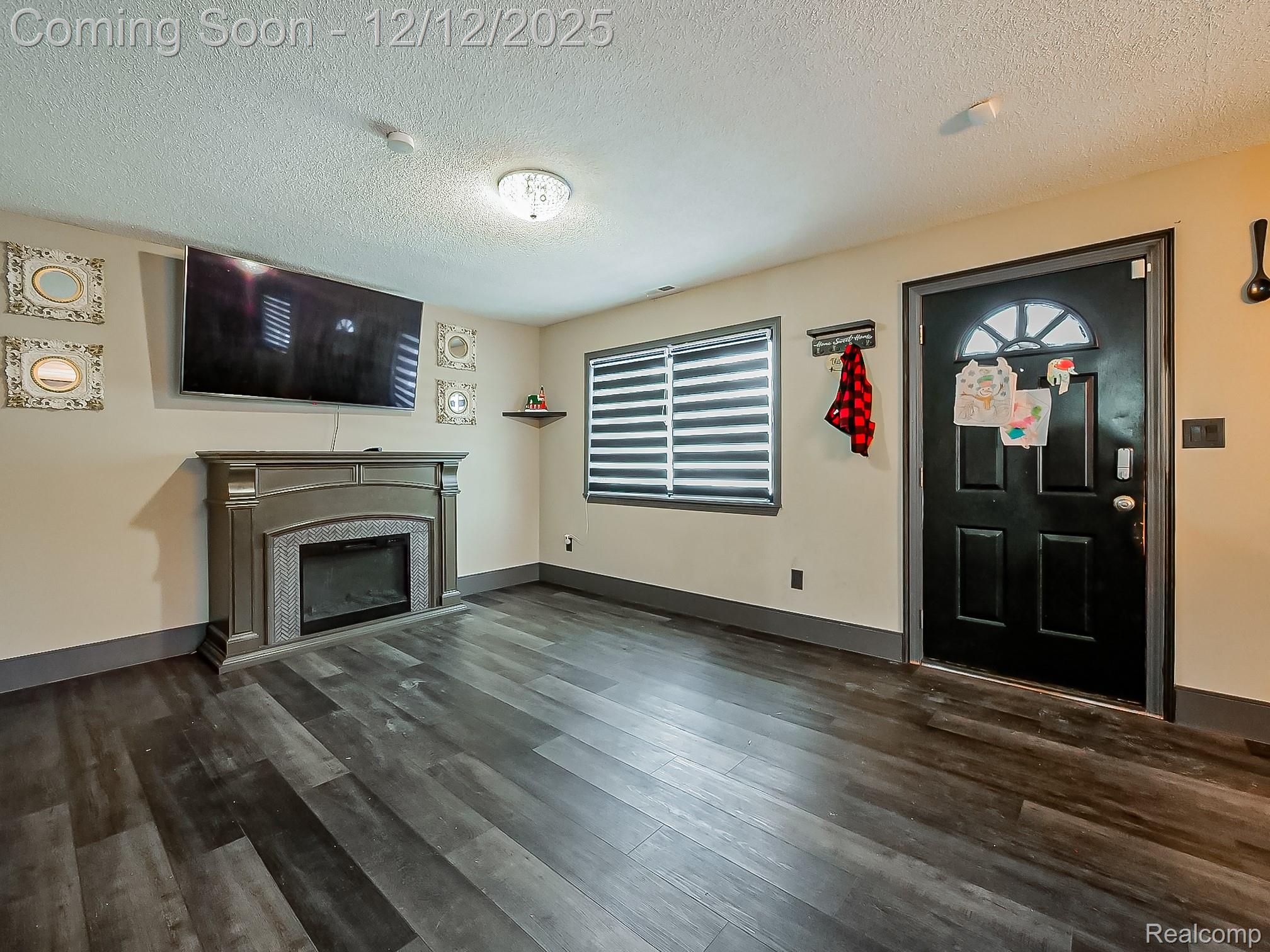 6087 N Parent Street