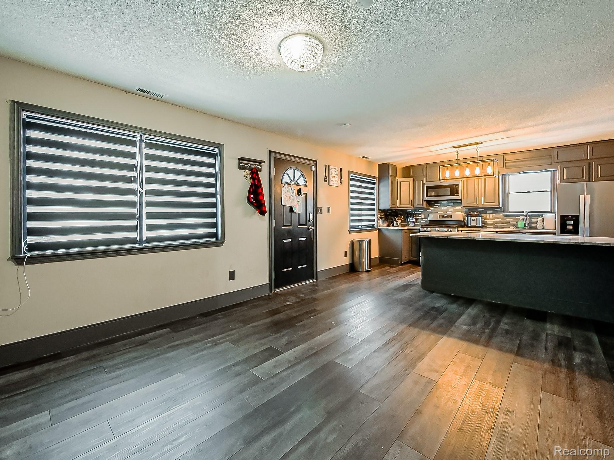 6087 N Parent Street