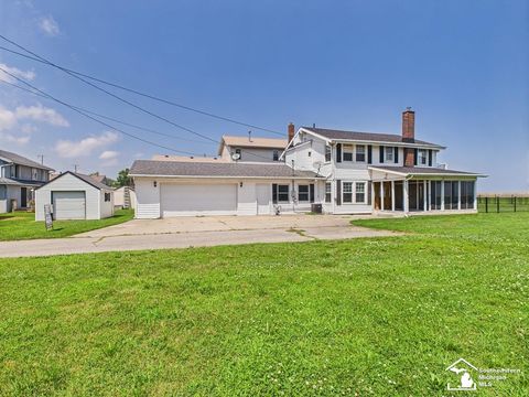 4356 14th Street Luna Pier City MI 48157