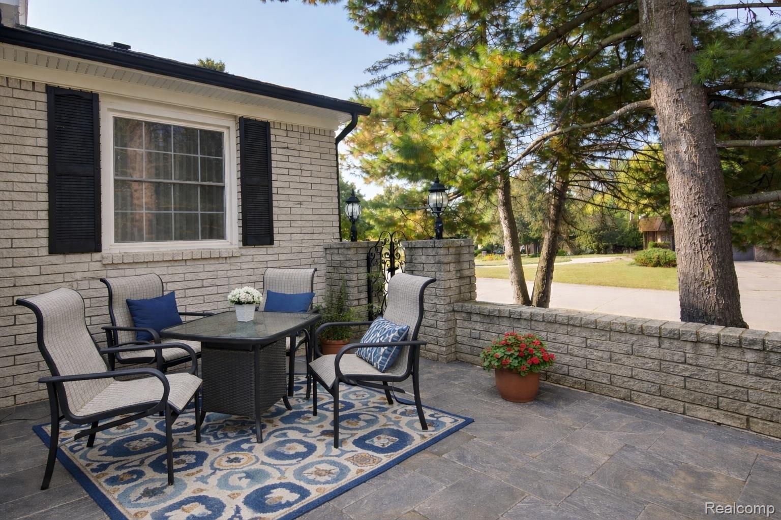 42881 Inverness Court