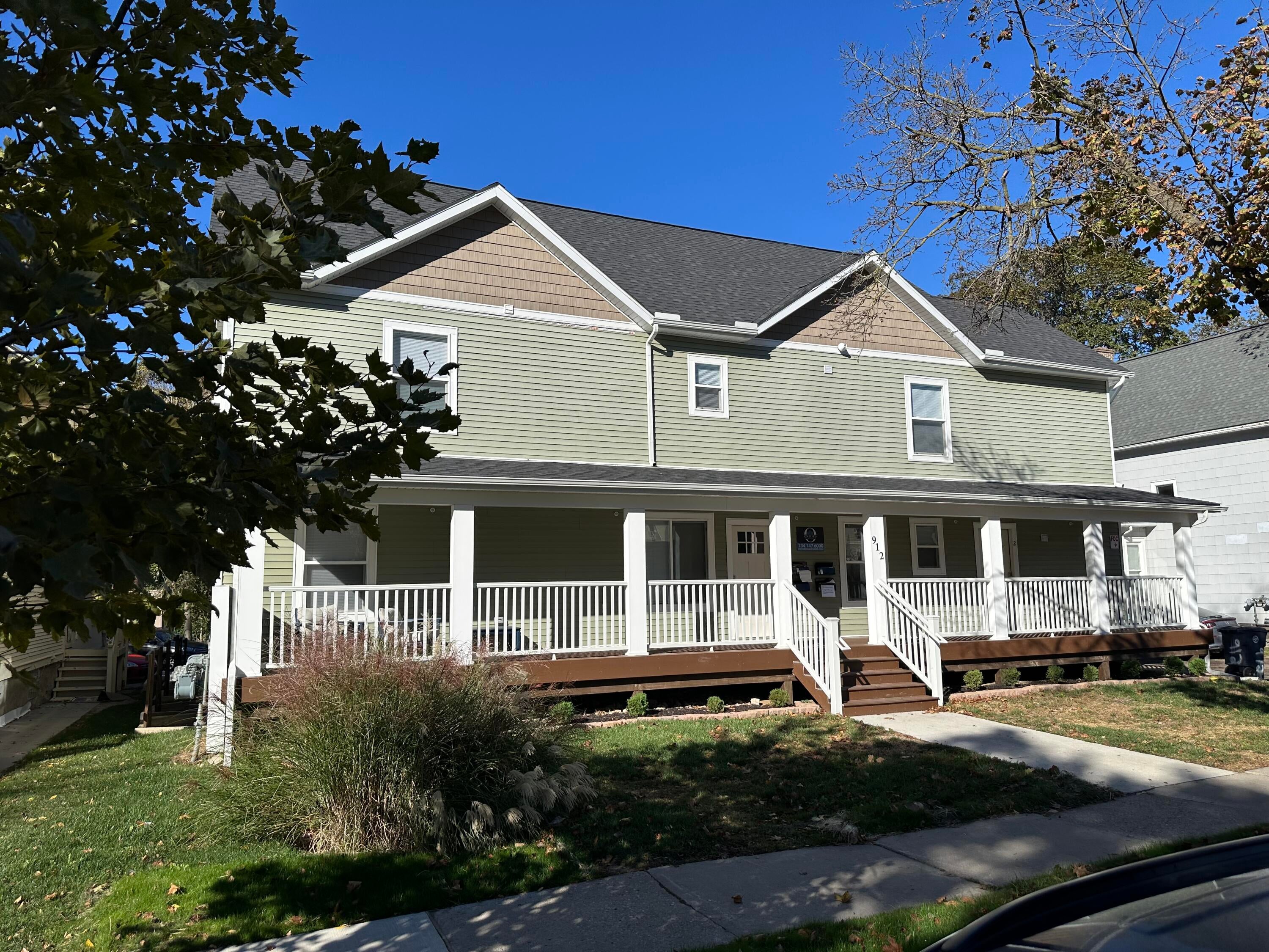912 Mary Street