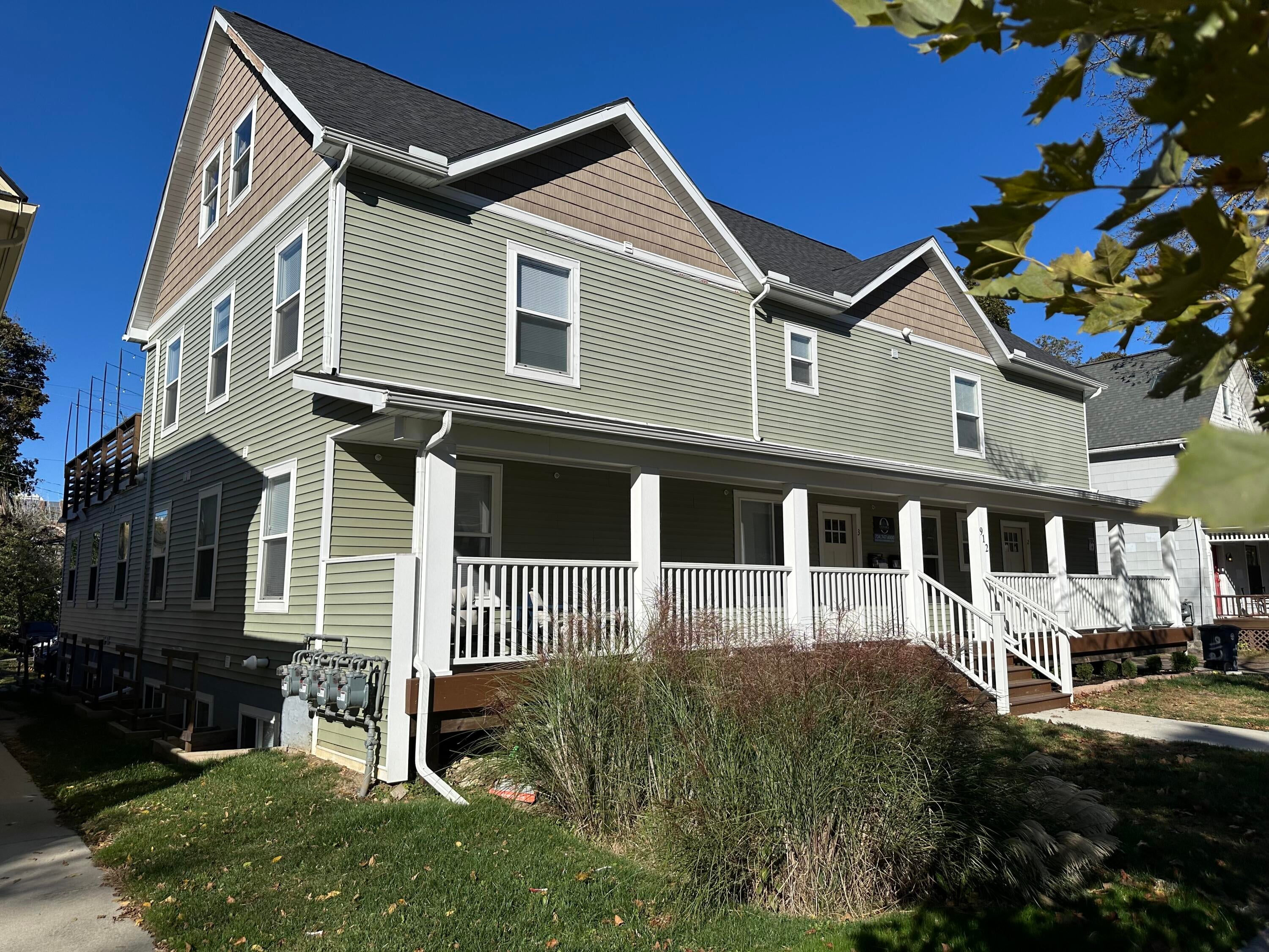 912 Mary Street