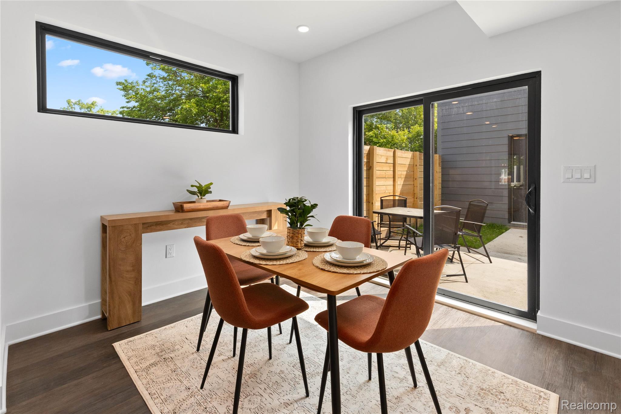 Detroit City, Michigan 48208, United States, 2 Bedrooms Bedrooms, ,3 BathroomsBathrooms,Residential,Active,195467