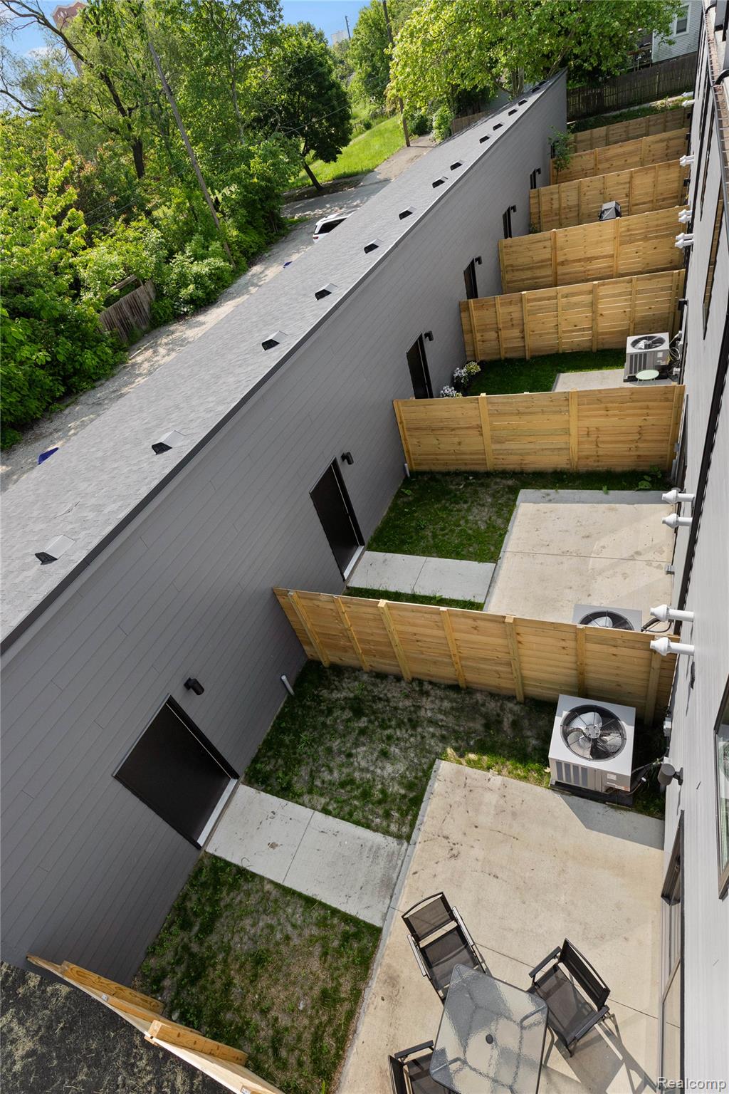 Detroit City, Michigan 48208, United States, 2 Bedrooms Bedrooms, ,3 BathroomsBathrooms,Residential,Active,195467