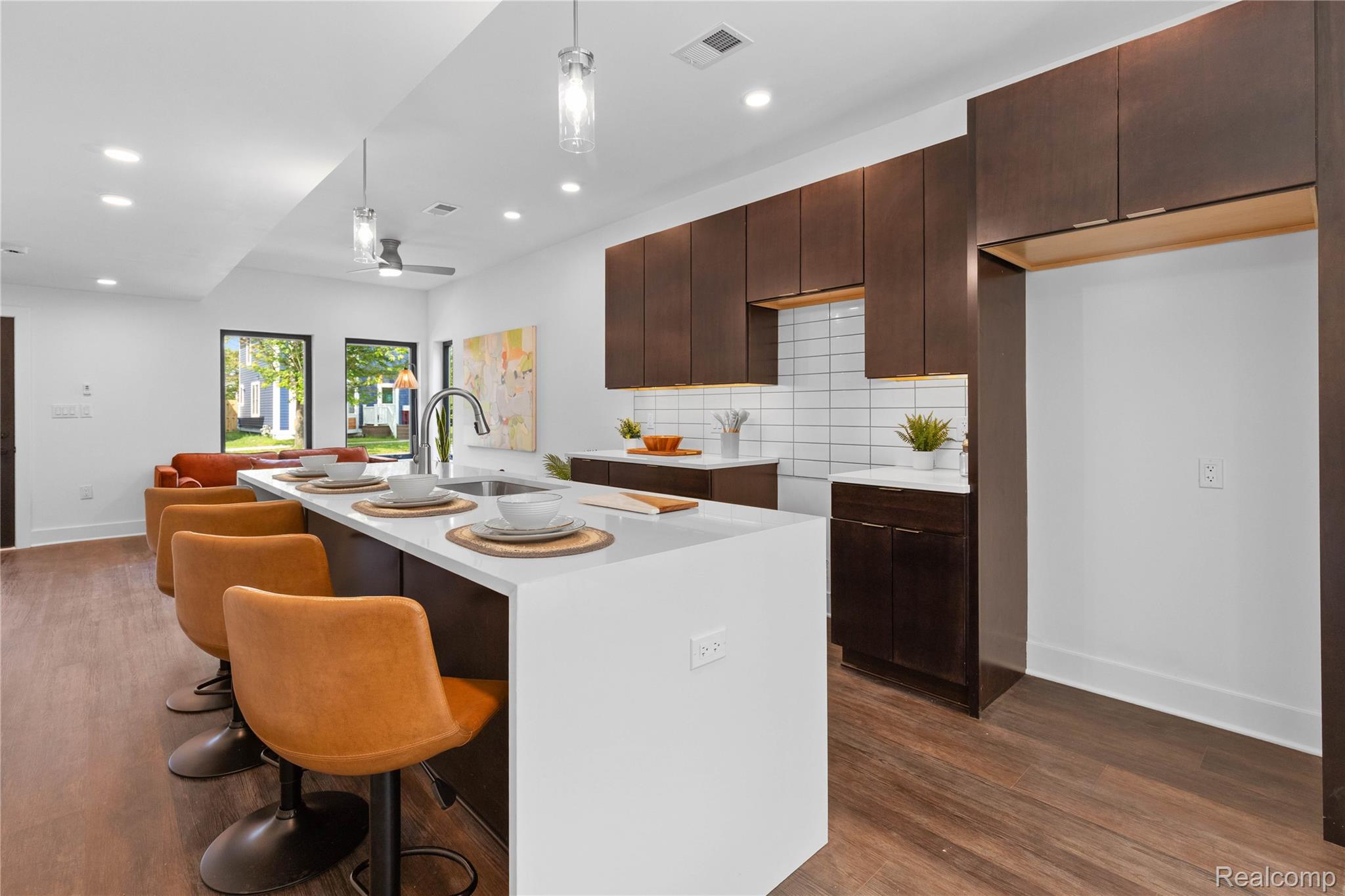 Detroit City, Michigan 48208, United States, 2 Bedrooms Bedrooms, ,3 BathroomsBathrooms,Residential,Active,195467