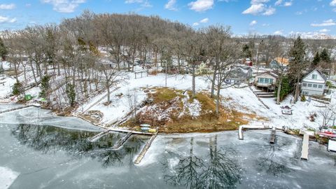 Tiny photo for 2050 Lakeview Drive, Cambridge Township, MI 49230 (MLS # 55025062406)