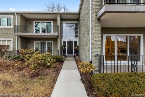 1111 N Old Woodward Avenue 23 Birmingham City MI 48009