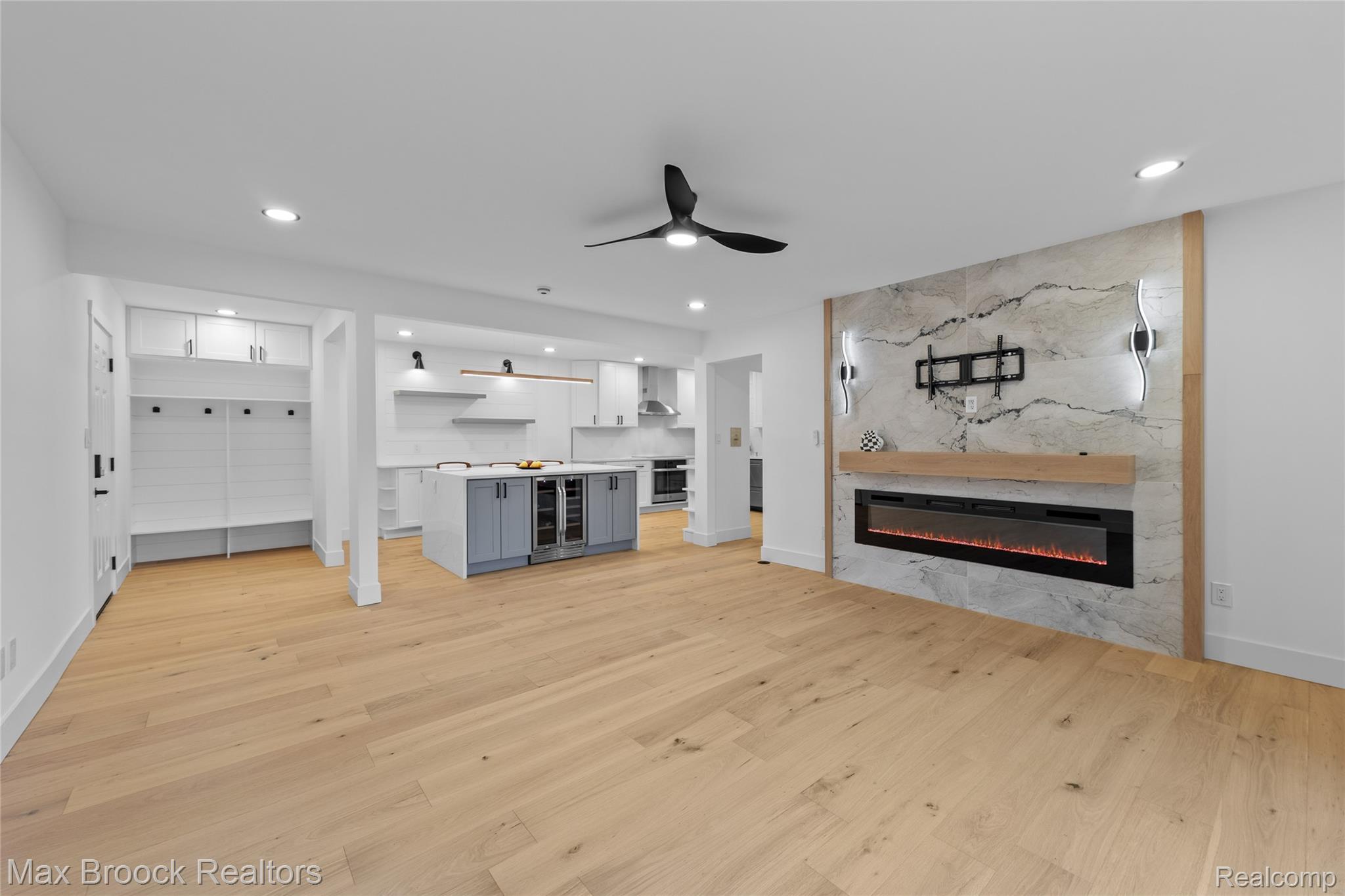 1111 N Old Woodward Avenue 23